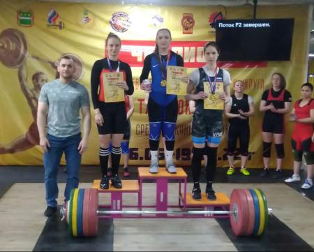 Студентка ХИИК СибГУТИ завоевала серебрянную медаль на чемпионате по тяжёлой атлетике 
