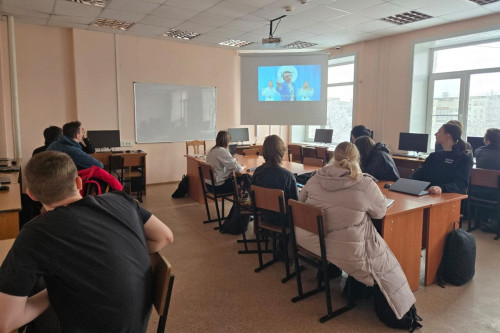 Курение бьет по коду: в ХИИКе показали фильм о вреде зависимости Курение бьет по коду: в ХИИКе показали фильм о вреде зависимости