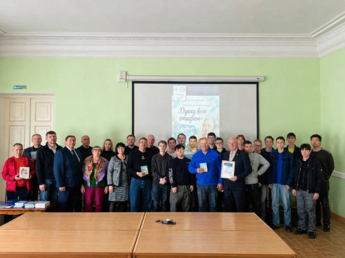 Первокурсники ХИИК на встрече с известным дальневосточным писателем!