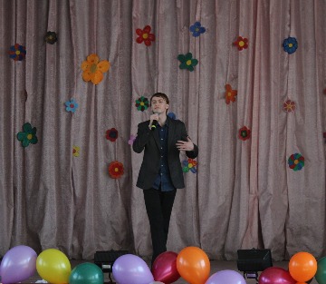 IMG_0032_cr.jpg