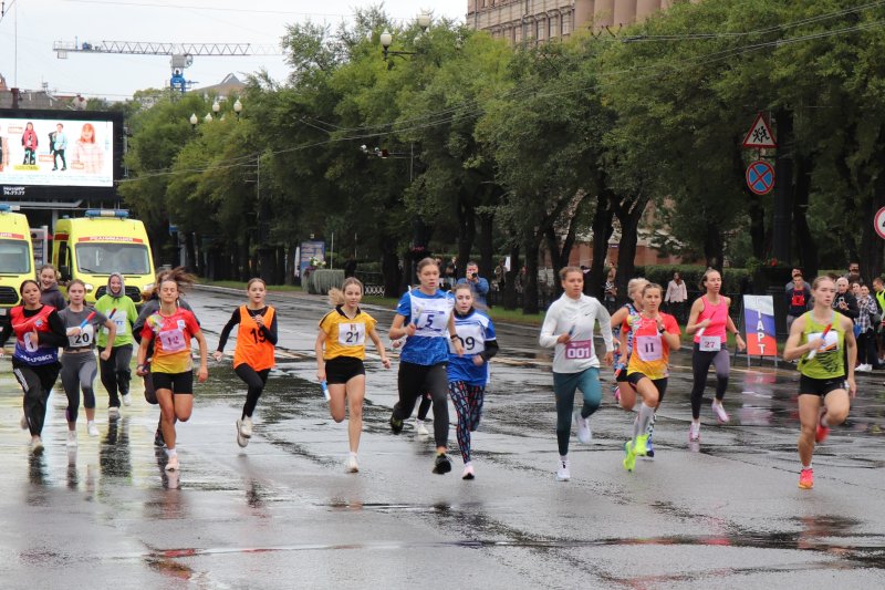 Студенты ХИИК СибГУТИ победили в «Кроссе наций 2025» в Хабаровске, несмотря на непогоду