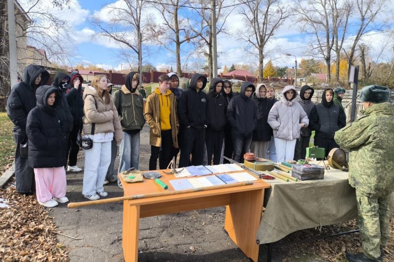 Визит студентов ХИИК СибГУТИ в воинскую часть