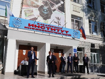 IMG_7175_cr.jpg