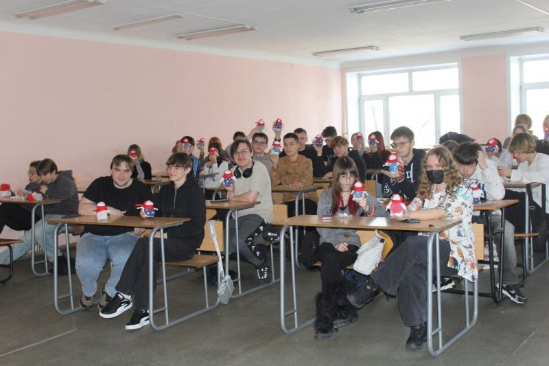 Сохраняя традиции: в ХИИК прошёл мастер-класс по созданию народной куклы