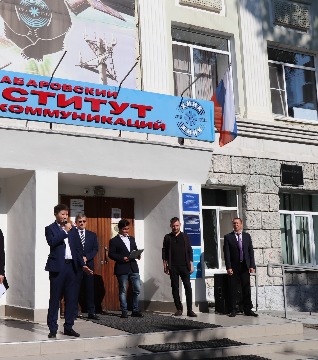 IMG_7200_cr.jpg