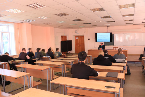 Представитель ФСБ провел встречу со студентами-третьекурсниками ХИИК СибГУТИ