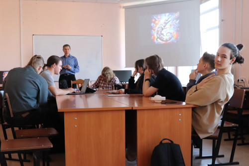 В Хабаровском институте инфокоммуникаций отметили День народного единства увлекательной игрой