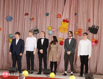 IMG_7451_cr.jpg