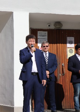 IMG_7198_cr.jpg