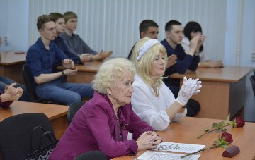 _DSC2518_cr.jpg